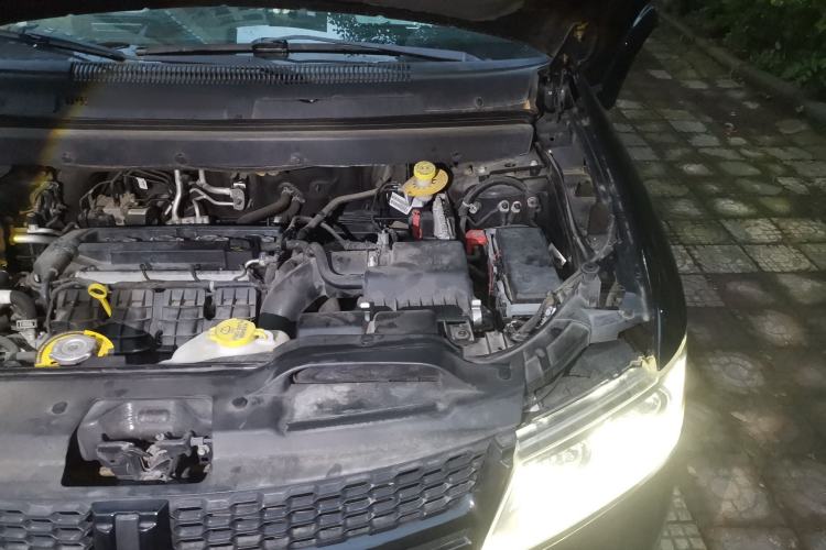 Used Dodge Journey 2016 2.4L Two-Wheel-Drive Touring Edition Engine Bay Left