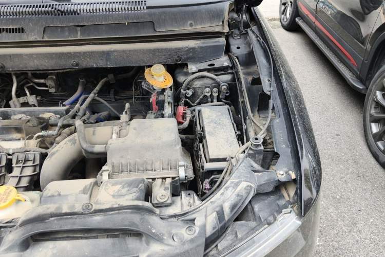 Used Dodge Journey 2016 2.4L Two-Wheel-Drive Touring Edition Engine Bay Left