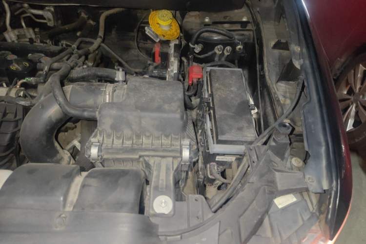Used Dodge Journey 2016 2.4L Two-Wheel-Drive Touring Edition Engine Bay Left