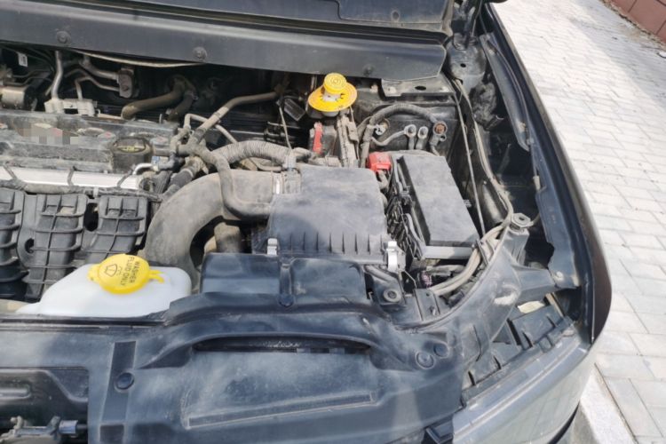 Used Dodge Journey 2016 2.4L Two-Wheel-Drive Touring Edition Engine Bay Left