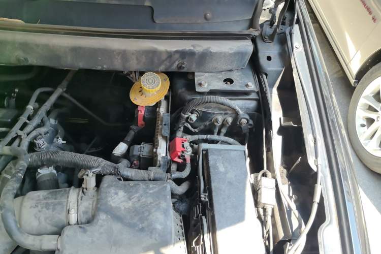 Used Dodge Journey 2016 2.4L Two-Wheel-Drive Touring Edition Engine Bay Left