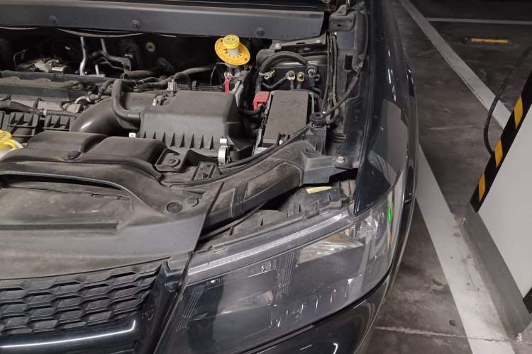 Used Dodge Journey 2016 2.4L Two-Wheel-Drive Touring Edition Engine Bay Left