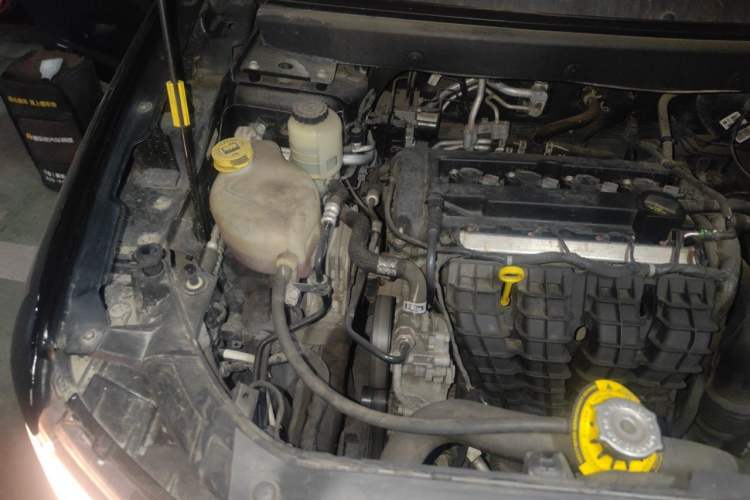 Used Dodge Journey 2016 2.4L Two-Wheel-Drive Touring Edition Engine Bay Right
