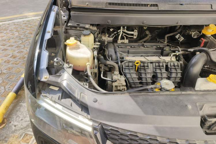 Used Dodge Journey 2016 2.4L Two-Wheel-Drive Touring Edition Engine Bay Right