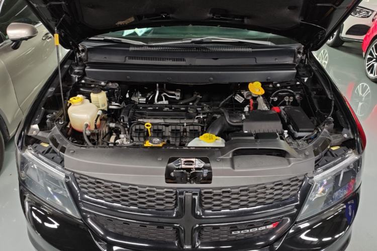 Used Dodge Journey 2016 2.4L Two-Wheel-Drive Touring Edition Engine Bay
