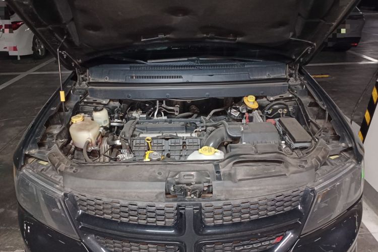 Used Dodge Journey 2016 2.4L Two-Wheel-Drive Touring Edition Engine Bay