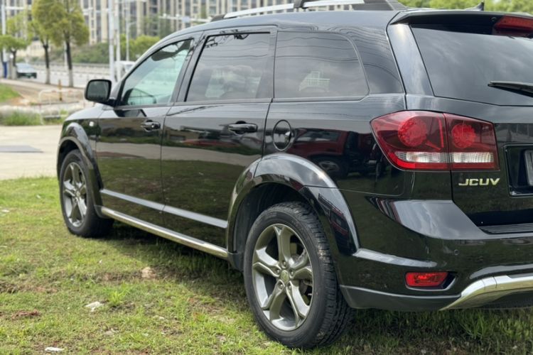 Used Dodge Journey 2016 2.4L Two-Wheel-Drive Touring Edition Exterior 2