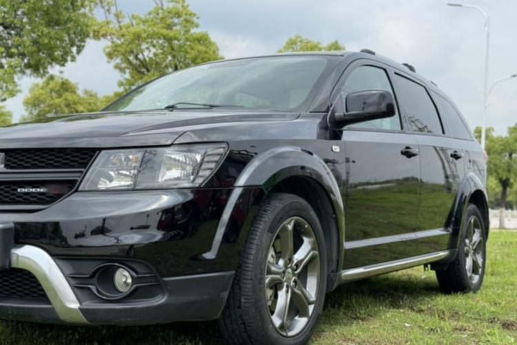 Used Dodge Journey 2016 2.4L Two-Wheel-Drive Touring Edition Exterior 8