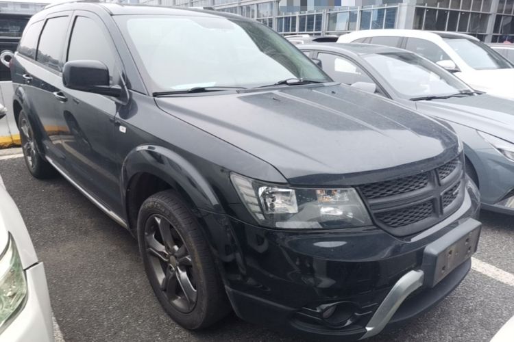 Used Dodge Journey 2016 2.4L Two-Wheel-Drive Touring Edition Front Right 45 Deg