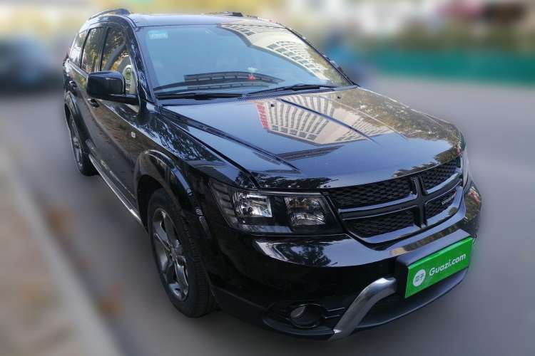 Used Dodge Journey 2016 2.4L Two-Wheel-Drive Touring Edition Front Right 45 Deg