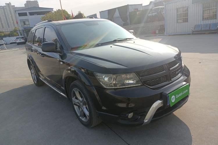 Used Dodge Journey 2016 2.4L Two-Wheel-Drive Touring Edition Front Right 45 Deg