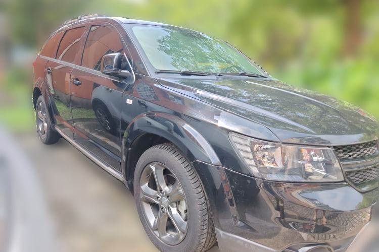 Used Dodge Journey 2016 2.4L Two-Wheel-Drive Touring Edition Front Right 45 Deg