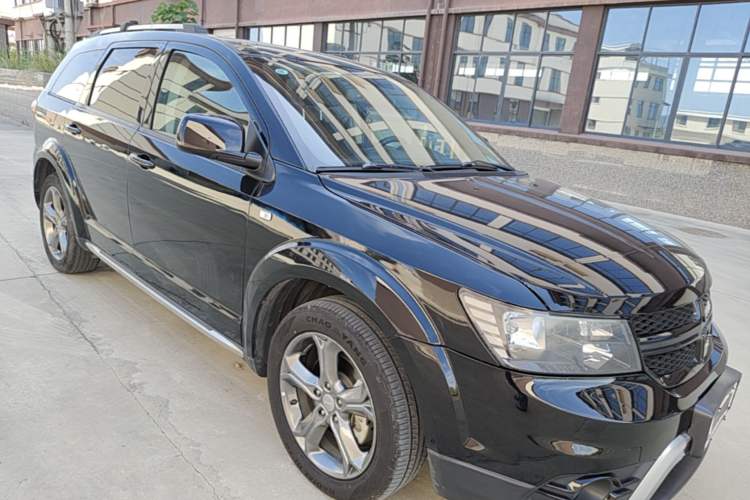 Used Dodge Journey 2016 2.4L Two-Wheel-Drive Touring Edition Front Right 45 Deg