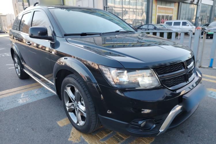 Used Dodge Journey 2016 2.4L Two-Wheel-Drive Touring Edition Front Right 45 Deg