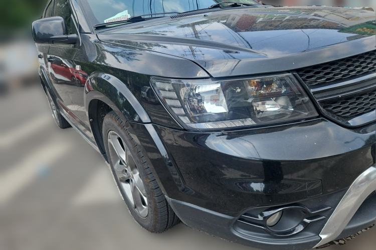 Used Dodge Journey 2016 2.4L Two-Wheel-Drive Touring Edition Front Right 45 Deg