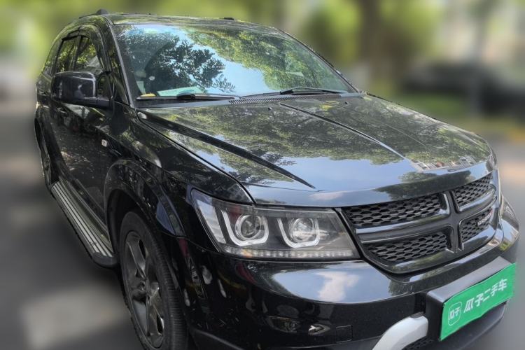 Used Dodge Journey 2016 2.4L Two-Wheel-Drive Touring Edition Front Right 45 Deg