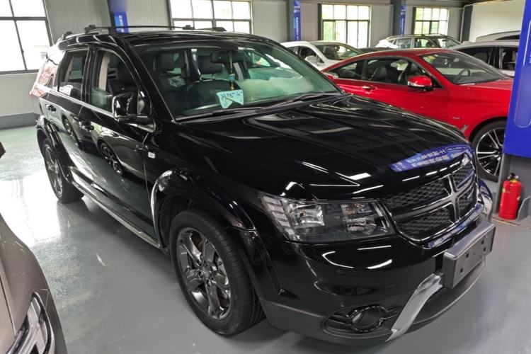 Used Dodge Journey 2016 2.4L Two-Wheel-Drive Touring Edition Front Right 45 Deg