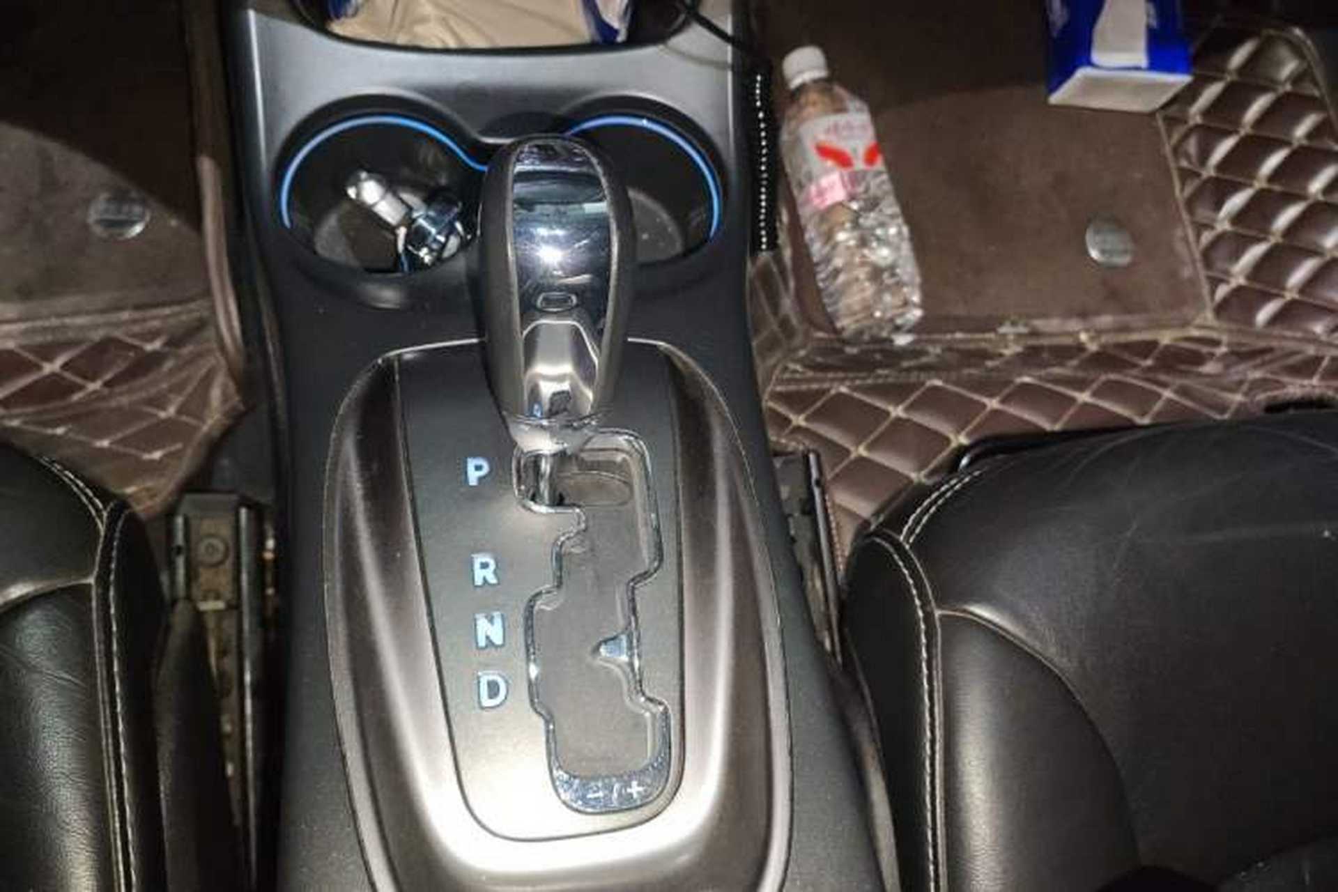 Used Dodge Journey 2016 2.0TD Four-Wheel Drive Touring Edition Gear Lever