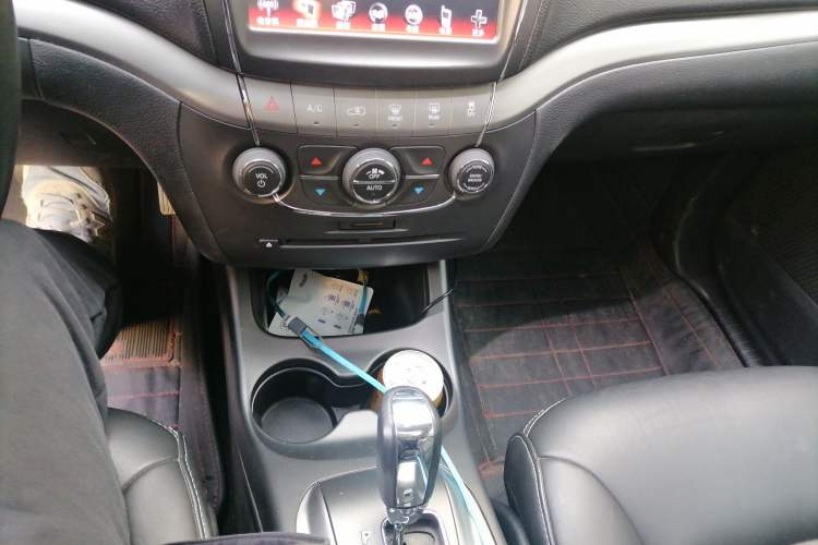 Used Dodge Journey 2016 2.4L Two-Wheel-Drive Touring Edition Gear Lever