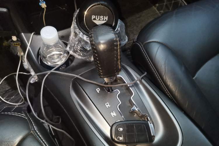 Used Dodge Journey 2016 2.4L Two-Wheel-Drive Touring Edition Gear Lever
