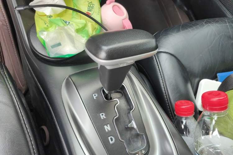 Used Dodge Journey 2016 2.0TD Four-Wheel Drive Touring Edition Gear Lever