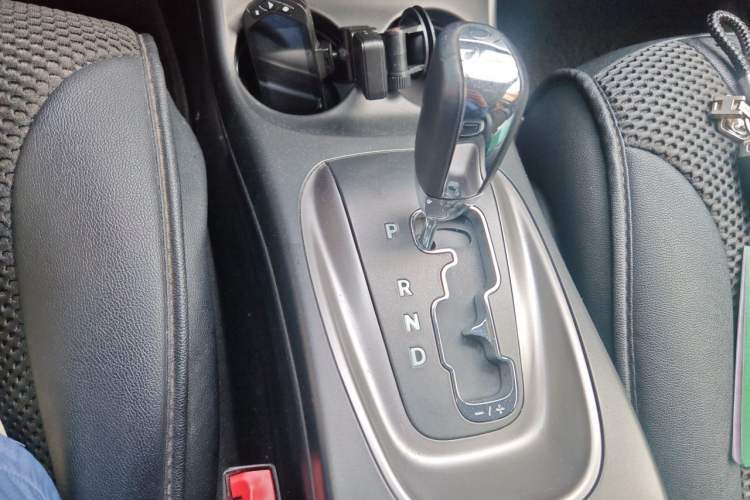 Used Dodge Journey 2016 2.4L Two-Wheel-Drive Touring Edition Gear Lever
