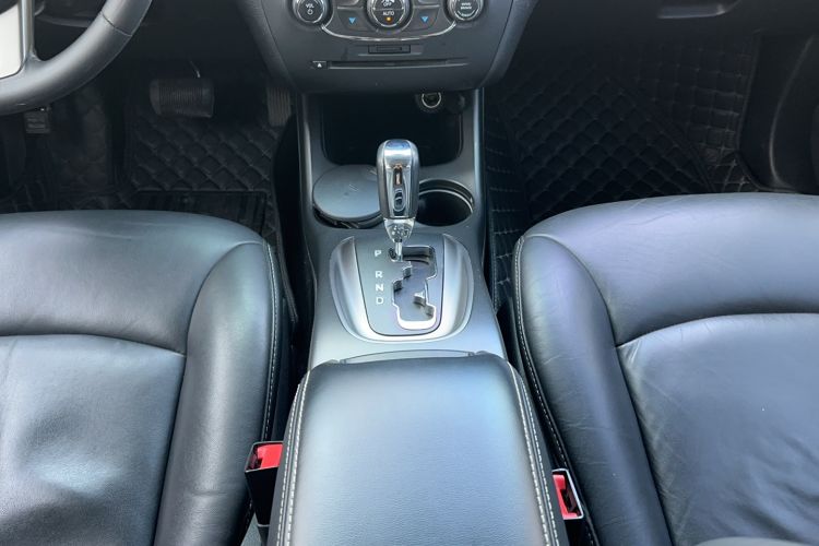Used Dodge Journey 2016 2.0TD Four-Wheel Drive Touring Edition Gear Lever