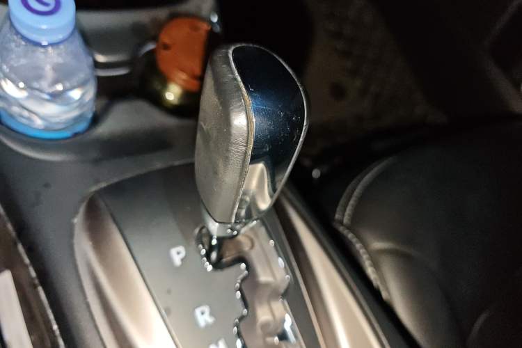 Used Dodge Journey 2016 2.4L Two-Wheel-Drive Touring Edition Gear Lever