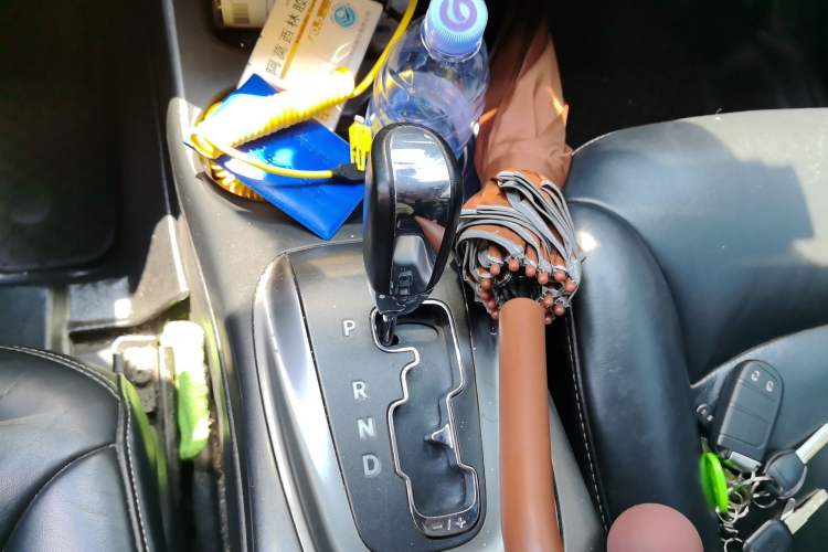 Used Dodge Journey 2016 2.4L Two-Wheel-Drive Touring Edition Gear Lever