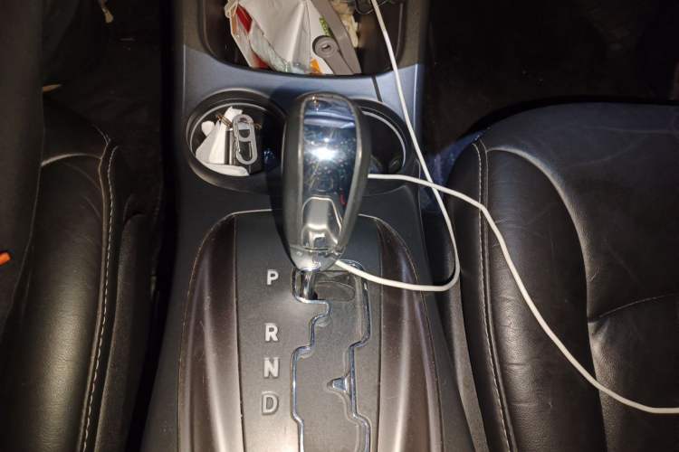 Used Dodge Journey 2016 2.4L Two-Wheel-Drive Touring Edition Gear Lever