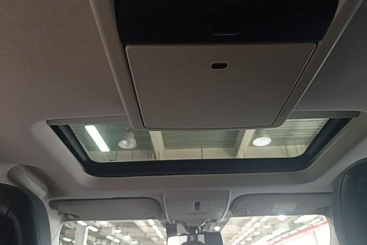 Used Dodge Journey 2016 2.4L Two-Wheel-Drive Touring Edition Headliner