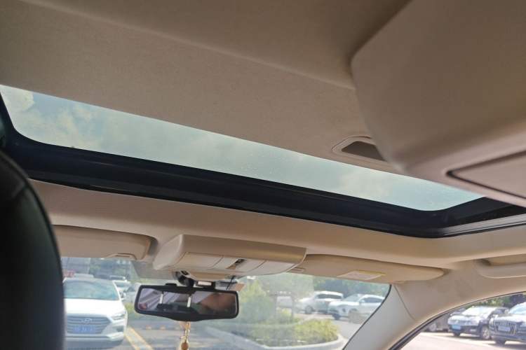 Used Dodge Journey 2016 2.4L Two-Wheel-Drive Touring Edition Headliner