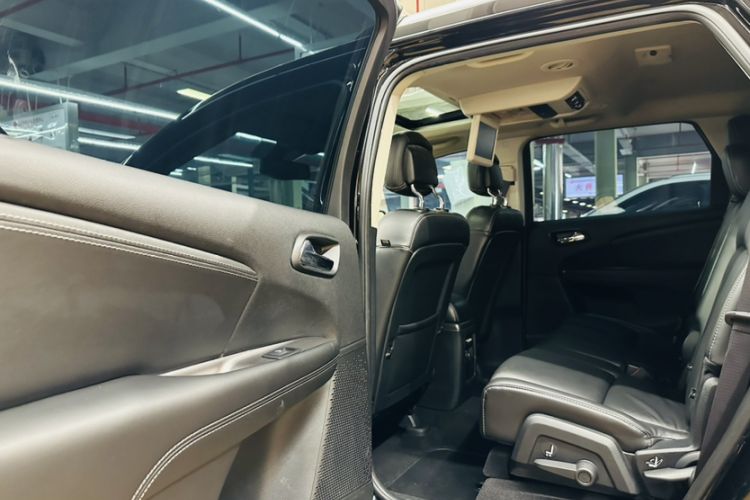 Used Dodge Journey 2016 2.4L Two-Wheel-Drive Touring Edition Interior 1