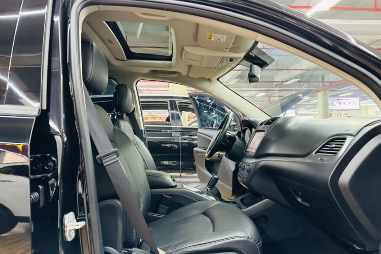 Used Dodge Journey 2016 2.4L Two-Wheel-Drive Touring Edition Interior 10