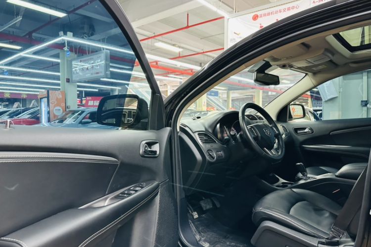 Used Dodge Journey 2016 2.4L Two-Wheel-Drive Touring Edition Interior 11