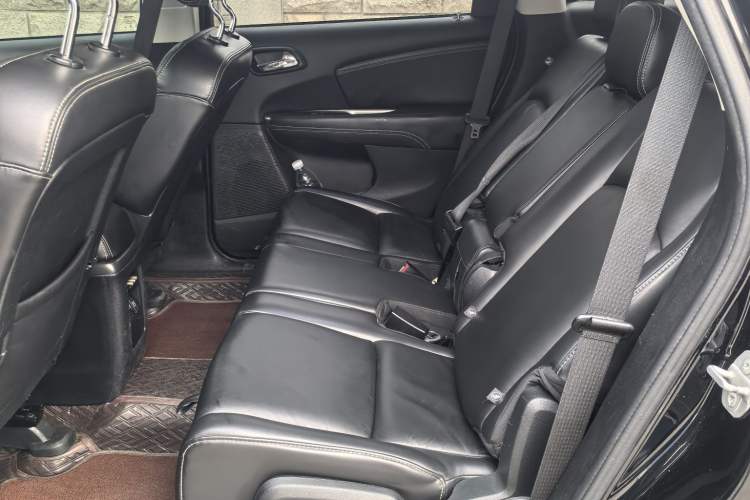Used Dodge Journey 2016 2.4L Two-Wheel-Drive Touring Edition Interior 2