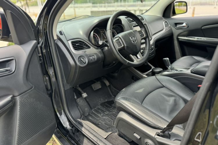 Used Dodge Journey 2016 2.4L Two-Wheel-Drive Touring Edition Interior 2