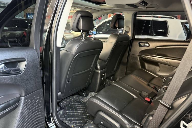 Used Dodge Journey 2016 2.4L Two-Wheel-Drive Touring Edition Interior 2