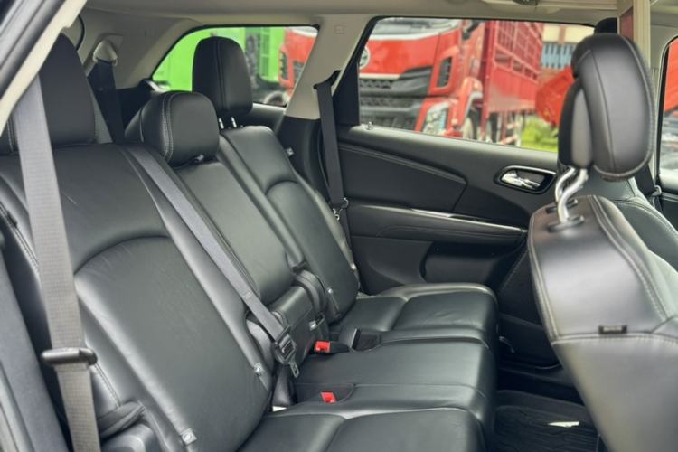 Used Dodge Journey 2016 2.4L Two-Wheel-Drive Touring Edition Interior 3