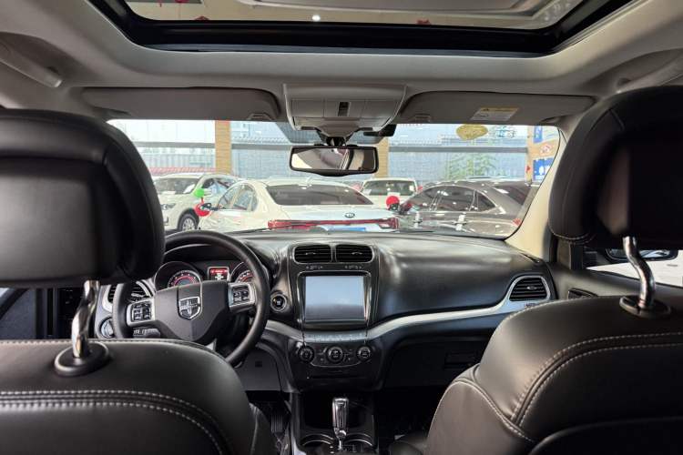 Used Dodge Journey 2016 2.4L Two-Wheel-Drive Touring Edition Interior 3