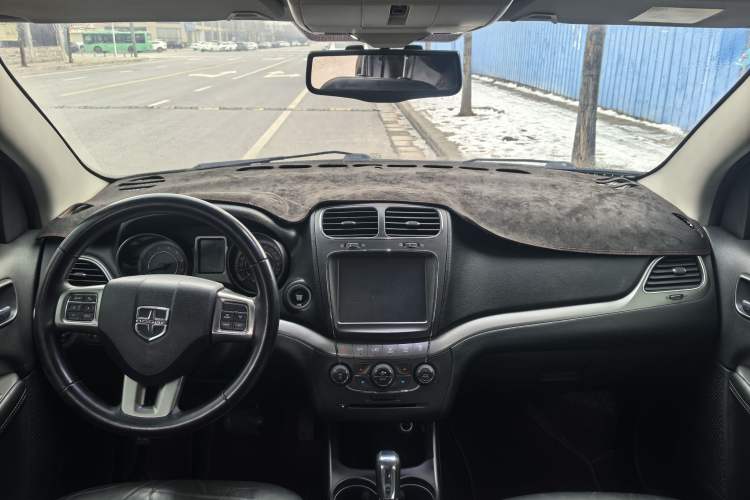 Used Dodge Journey 2016 2.4L Two-Wheel-Drive Touring Edition Interior 4