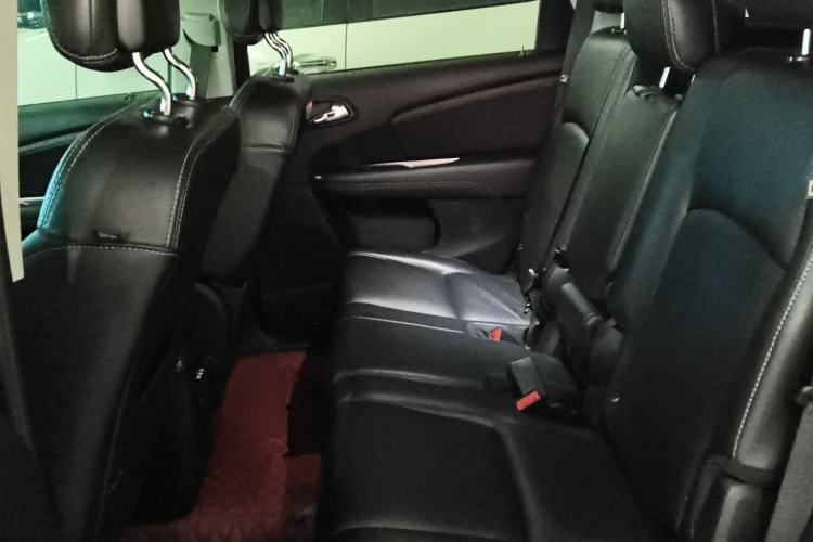 Used Dodge Journey 2016 2.4L Two-Wheel-Drive Touring Edition Interior 4