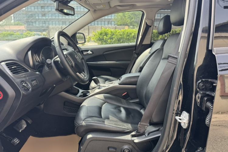 Used Dodge Journey 2016 2.4L Two-Wheel-Drive Touring Edition Interior 5