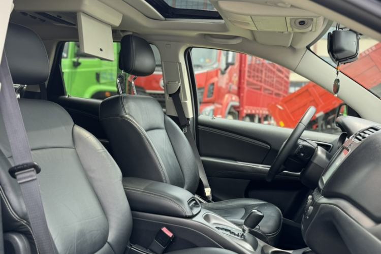 Used Dodge Journey 2016 2.4L Two-Wheel-Drive Touring Edition Interior 5