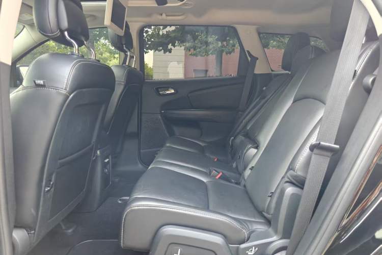Used Dodge Journey 2016 2.4L Two-Wheel-Drive Touring Edition Interior 6