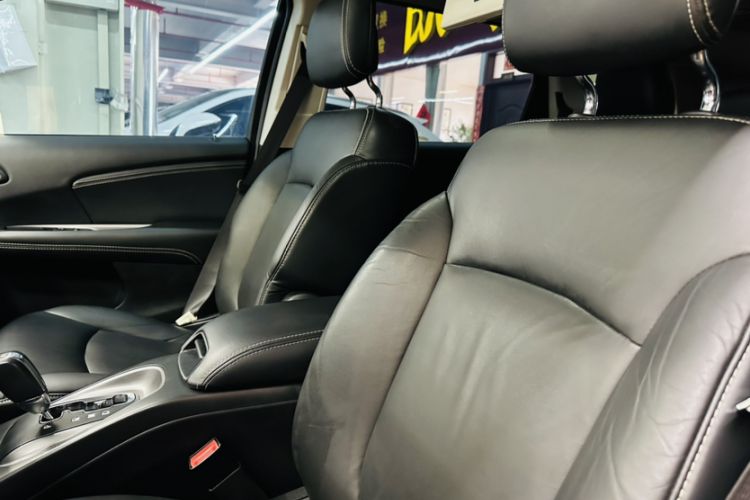 Used Dodge Journey 2016 2.4L Two-Wheel-Drive Touring Edition Interior 6