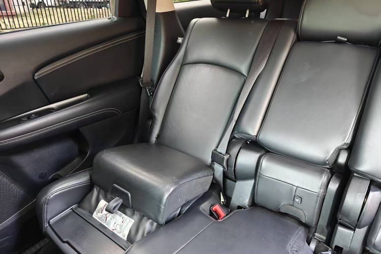 Used Dodge Journey 2016 2.4L Two-Wheel-Drive Touring Edition Interior 7