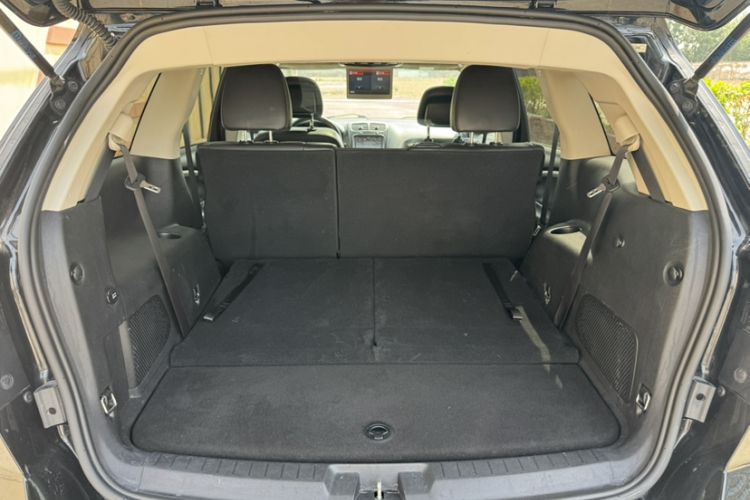 Used Dodge Journey 2016 2.4L Two-Wheel-Drive Touring Edition Interior 8