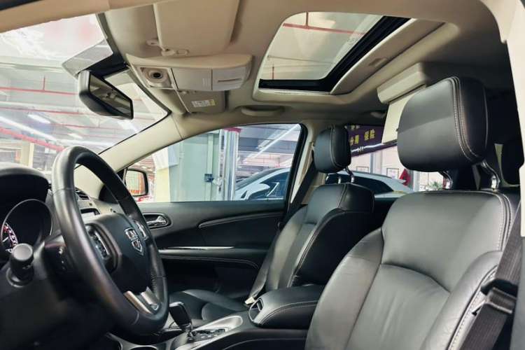 Used Dodge Journey 2016 2.4L Two-Wheel-Drive Touring Edition Interior 8