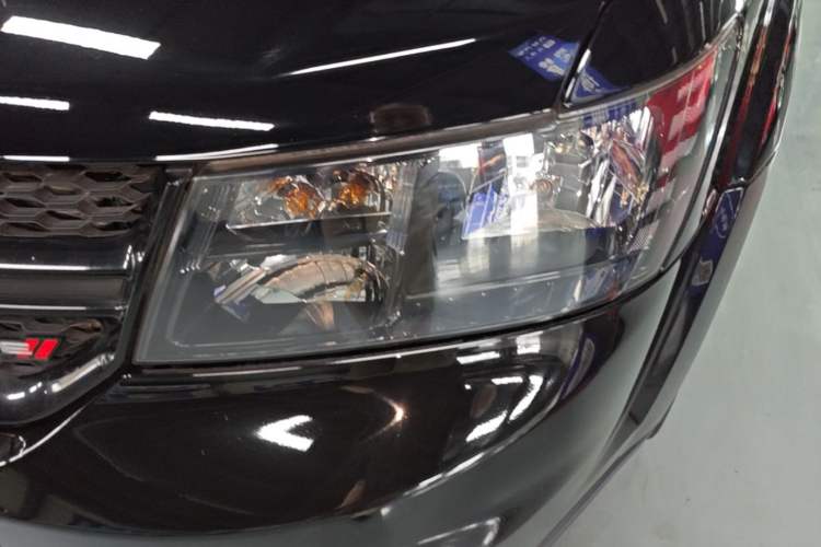 Used Dodge Journey 2016 2.4L Two-Wheel-Drive Touring Edition Left Front Headlight